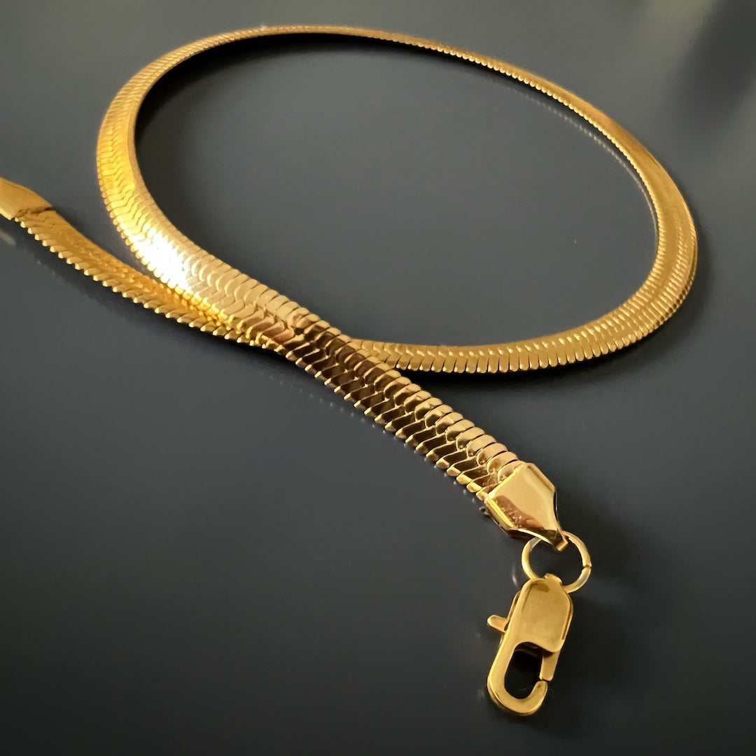 The Italian Fashion Necklace, handcrafted to perfection, reflecting your unique sense of style.