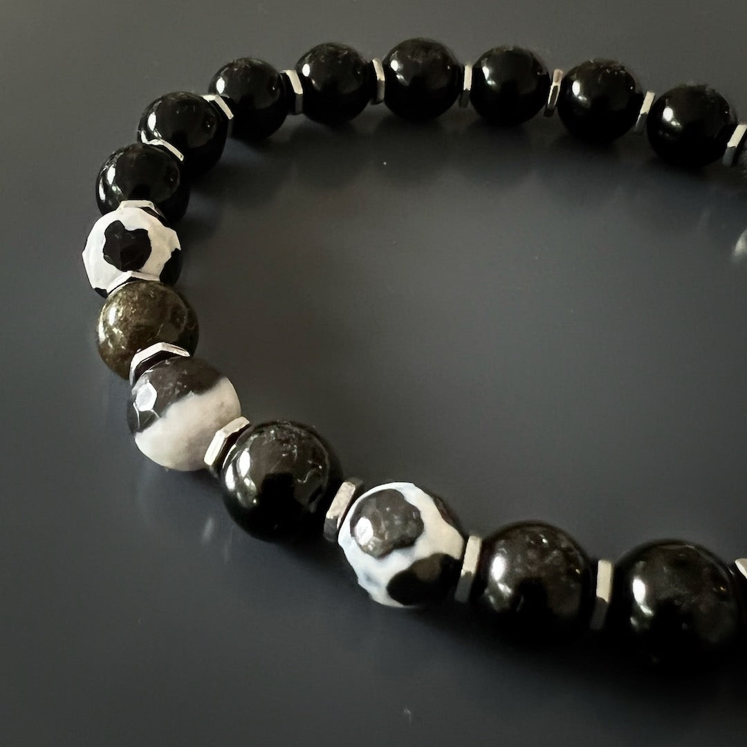 Striking Contrast - Onyx and Agate Stones Bracelet.