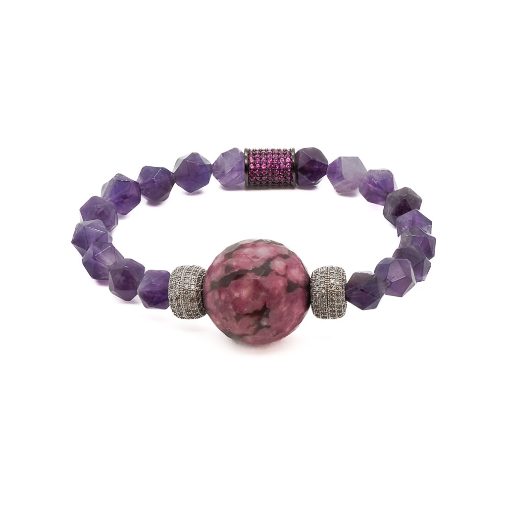 The Stylish Women bracelet is adorned with a series of healing amethyst stones, which are believed to have powerful spiritual and healing properties.