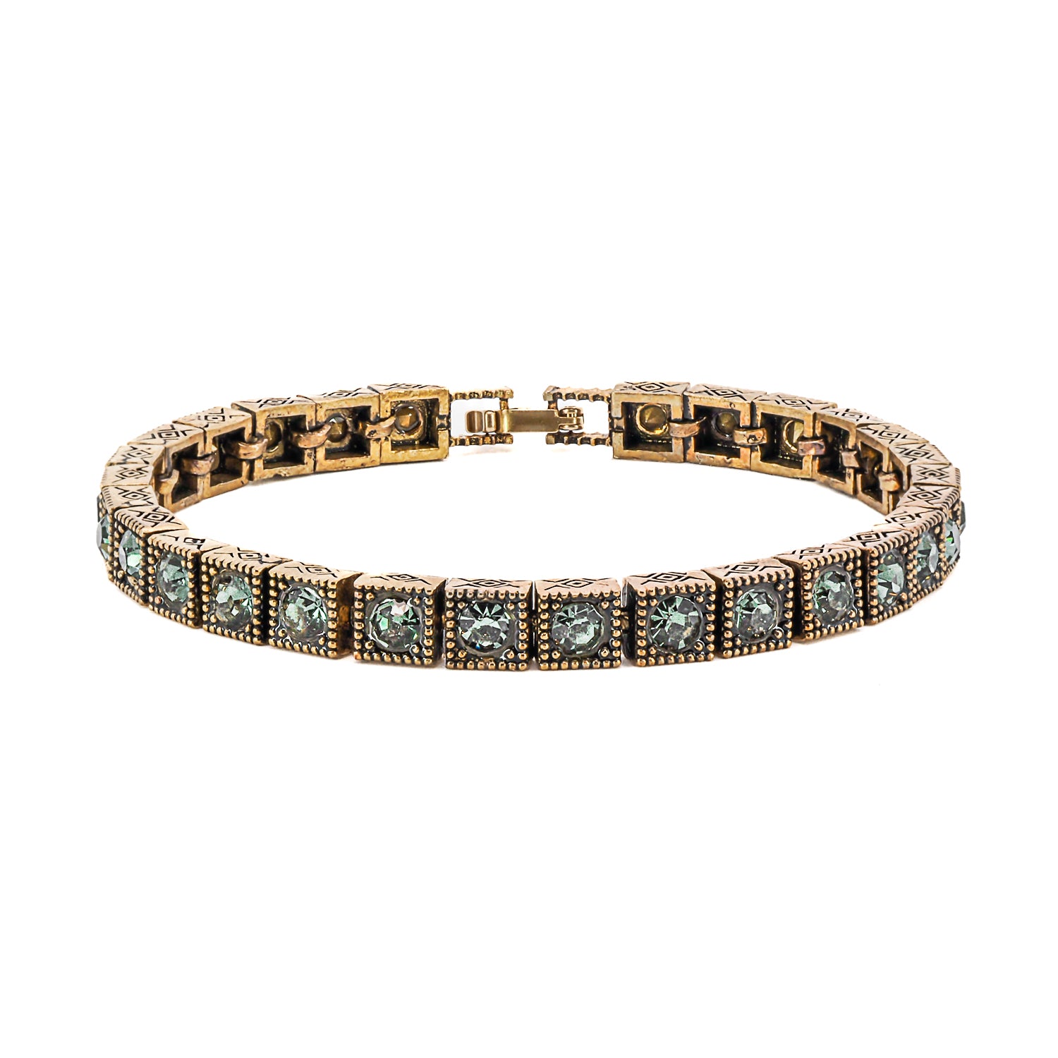The timeless beauty of the Tennis Bracelet with green Swarovski crystals.